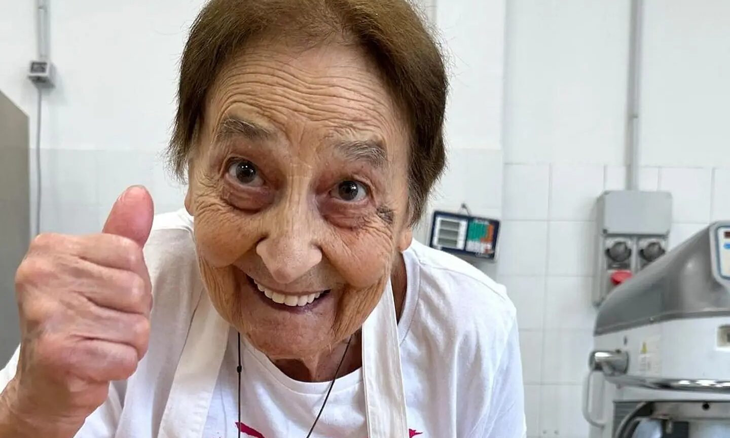 Hơn 90 triệu người xem bà cụ người Ý nấu Carbonara